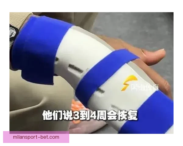 马克西手指更换新固定护具恢复进展良好预计下周初接受伤情重新评估