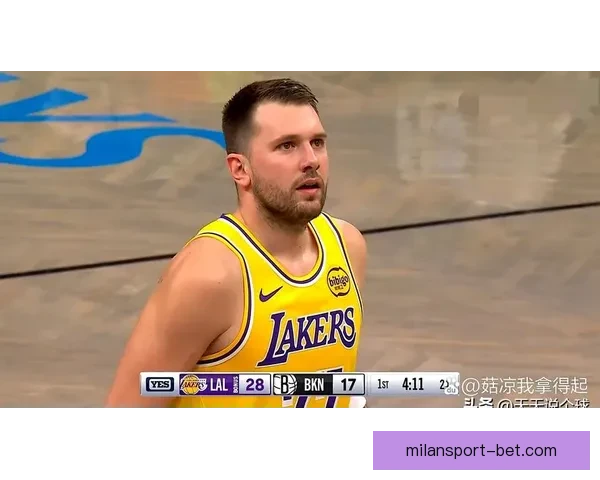 詹姆斯单场48分77次扣篮刷新多项纪录 高效表现成为球队第三进攻核心